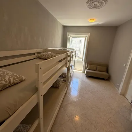 Coast Hostel *